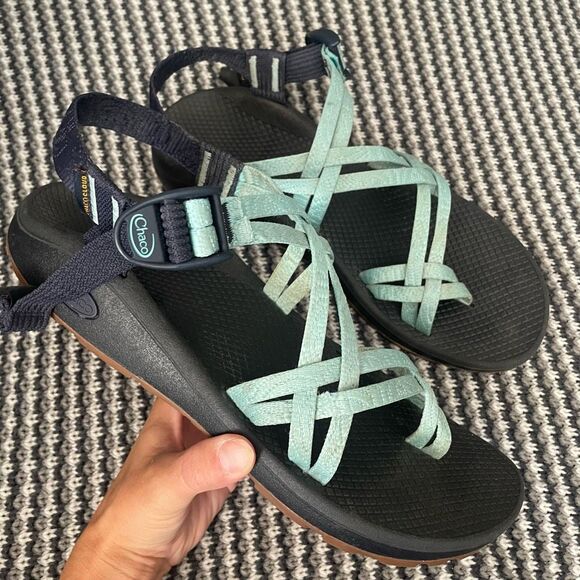 Women’s size 11 Chaco Cloud sandal - Picture 1 of 10